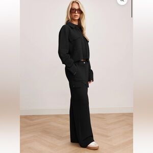 LUNE ACTIVE Set Moon Classic Short Blouse and Cargo pants black size small